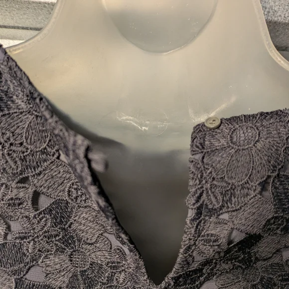 Loft Elegant Lace Sleeveless Top - Gray Size Sp - Picture 6 of 7